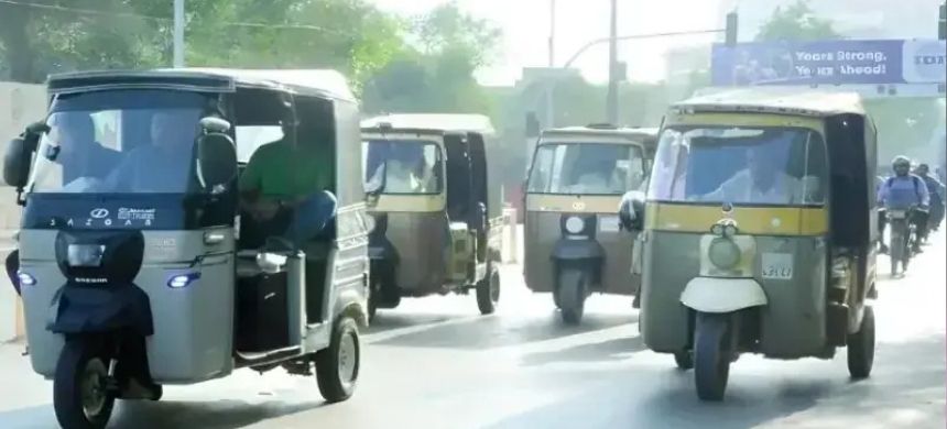 Rickshaws Allowed Temporary Entry on Lahore Road during Eid