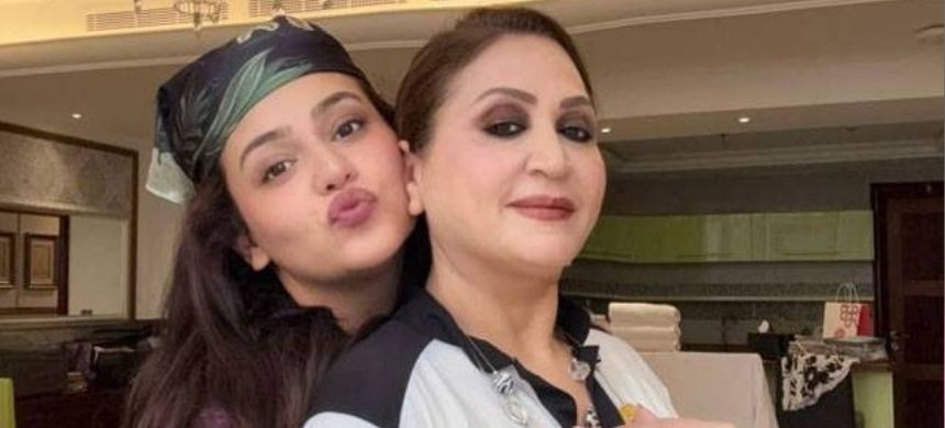 Zara Noor Abbas Supports Asma Abbas amid Eid Collection Criticism