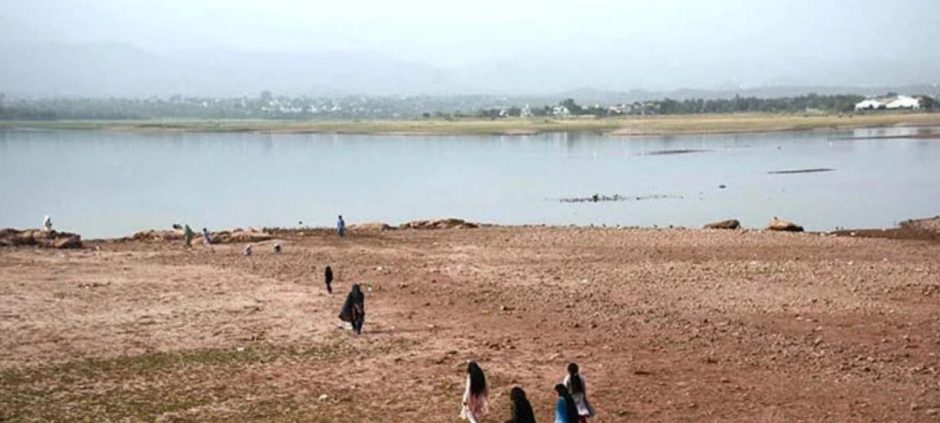 Clean-Up at Rawal Lake Uncovers Hazardous Medical Waste