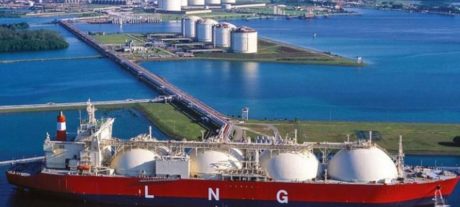 Pakistan Seeks Emergency LNG Cargo Amid Hormuz Fears