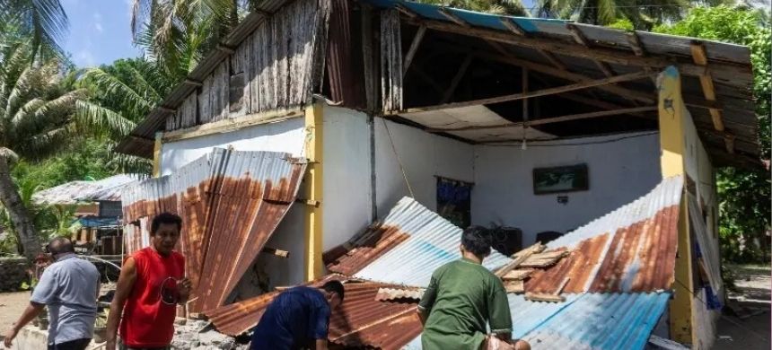 Philippines Earthquake Leaves 31 Dead, Several Still Missing