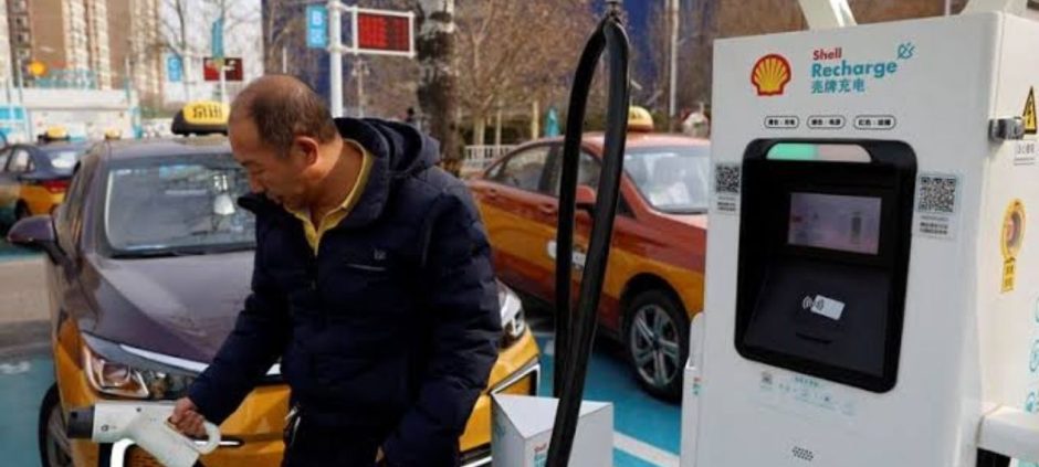 China’s Electric Taxis Shield Economy From Oil Shocks