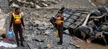 21 injured as Punjab University bus falls into ravine