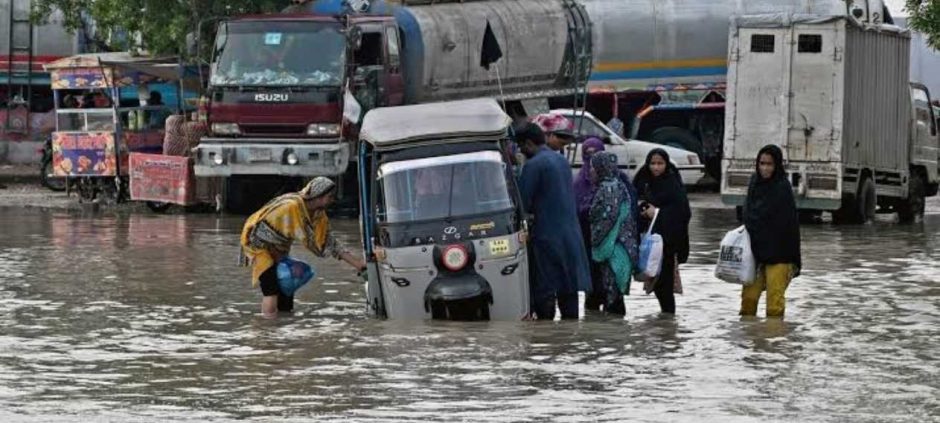 Karachi’s University Road Faces Flood Disaster Risk
