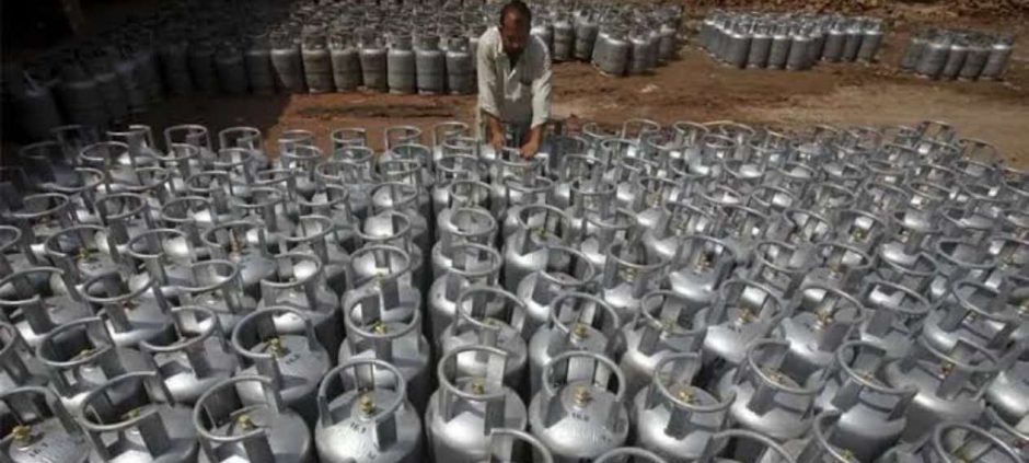 LPG Prices Rise Despite Official Rate of Rs241