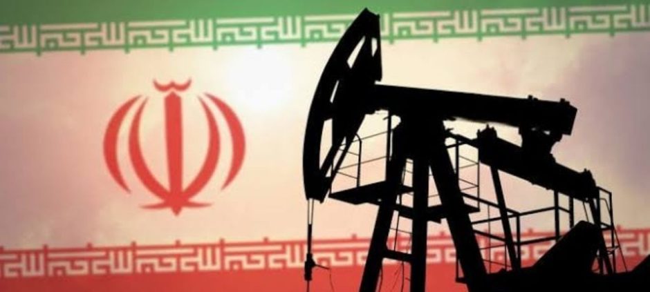 Oil Prices Plunge Over 5% as US-Iran Pause Military Attacks