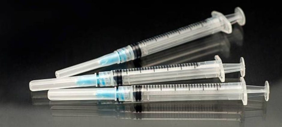 PM Shehbaz Orders National Ban on Unsafe Syringes (3)