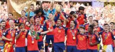Spain beats Argentina, regains FIFA World Cup crown dramatically