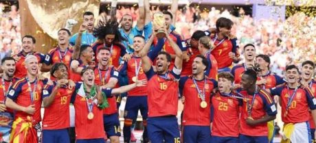 Spain beats Argentina, regains FIFA World Cup crown dramatically
