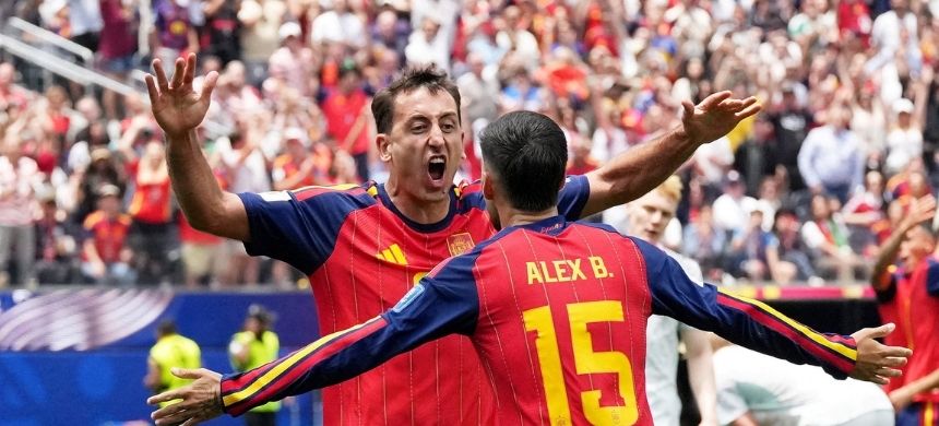 Spain Reach World Cup Knockout Stage with Austria Victory