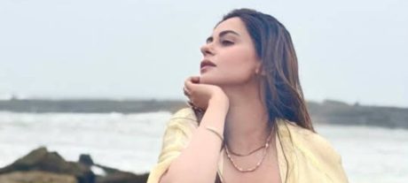 Amar Khan Turns Heads With Stunning Beach Photoshoot