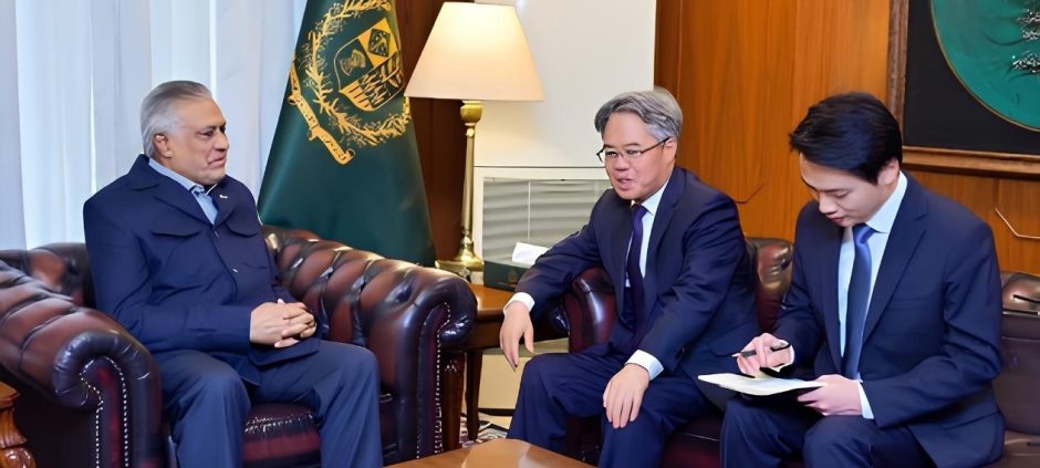 Dar Meets US, Chinese Envoys Amid Regional Tensions