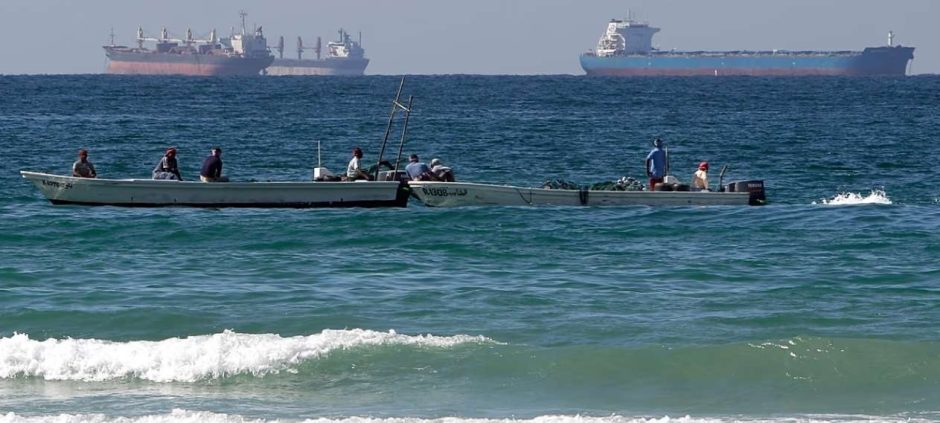 Oil Rises as Strait of Hormuz Tensions Persist