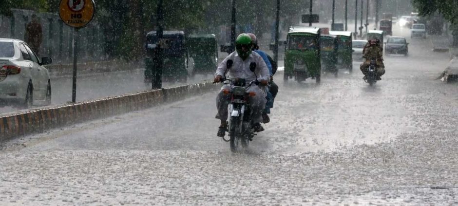 PDMA Warns KP of Heavy Rain, Thunderstorms and Landslides