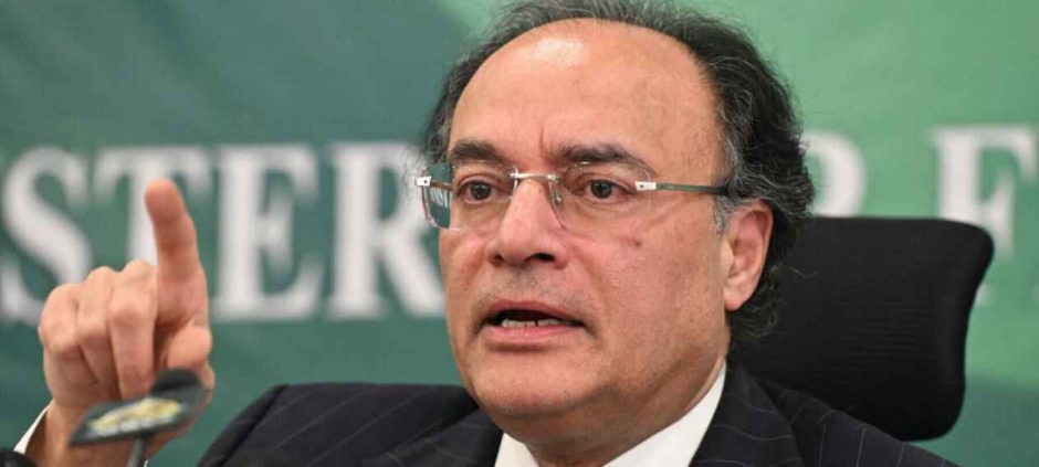 Pakistan Seeks $10 Billion US Support to Stabilize Rupee