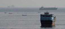 Strait of Hormuz May Reopen as US Signals Iran-Oman Deal