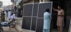 585W Solar Panel What Pakistan Buyers Should Know Now