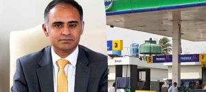 Federal Minister Turns Fuel Attendant During Jhelum Visit