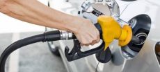 Pakistan Fuel Sales Drop as Petrol and Diesel Prices Surge