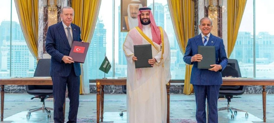 Pakistan Warns Saudi Attacks Could Trigger Makkah Pact
