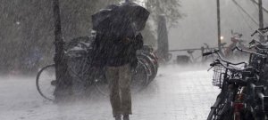 Rain and Cold Winds Bring Winter-Like Weather to Pakistan