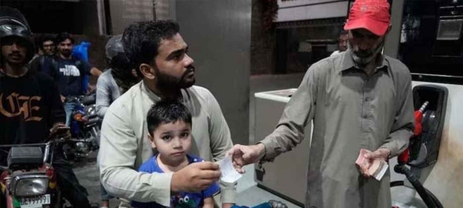 IMF Urges Pakistan to End Broad Fuel Subsidy Scheme