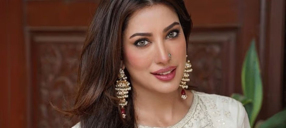 Mehwish Hayat Reveals Why She Stays Away From Social Media