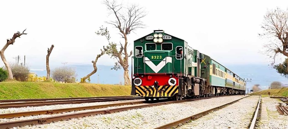 Pakistan Railways Fines Islamabad Express Kitchen Manager Over Poor Hygiene