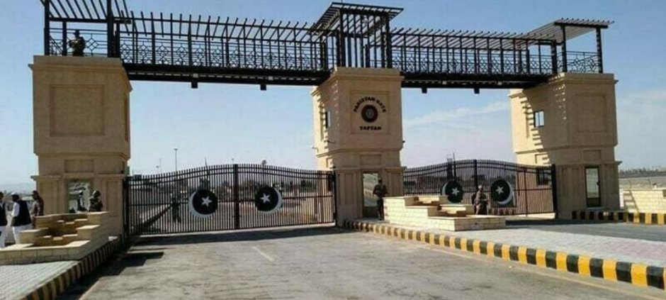 Pakistan Suspends Trade With Iran at Two Border Crossings