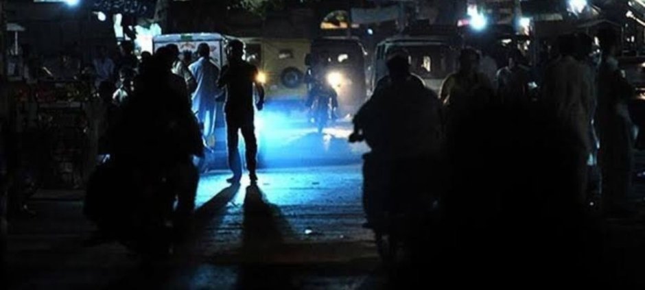 Pakistanis May Face Higher Electricity Bills and Loadshedding This Winter