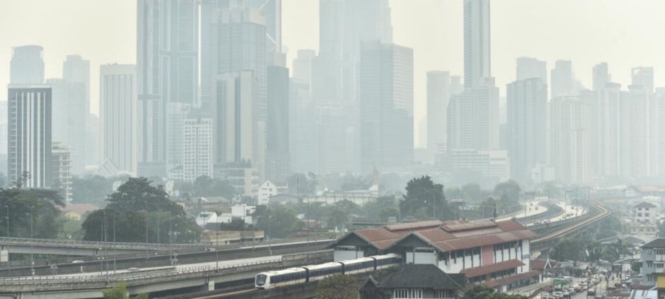 Smoke Pollution Worsens as Schools Shut Down Across Asia