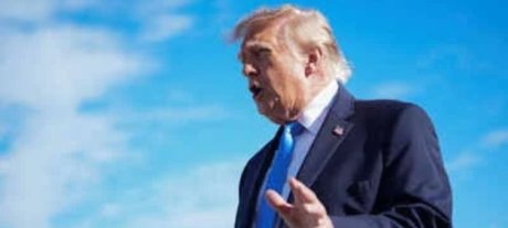 Trump Signals Possible New Strikes on Iran Amid Hormuz Crisis